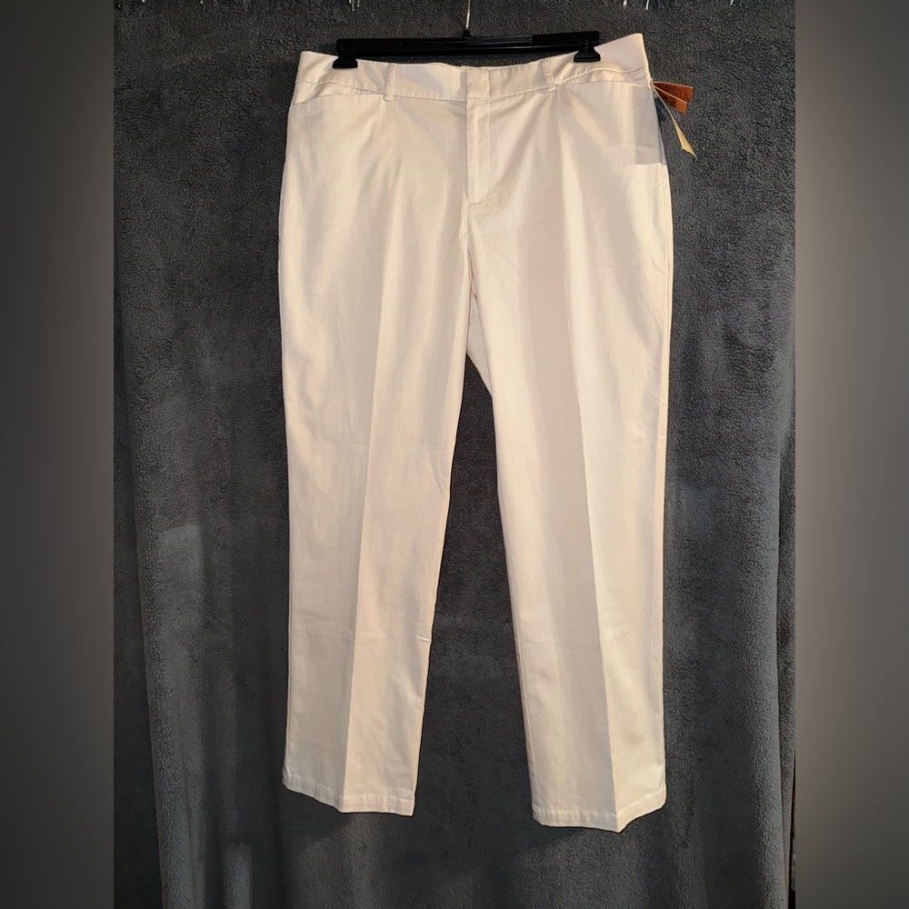 NWT Dockers Cream Metro Pant Nouveau Fit Size 16 Medium